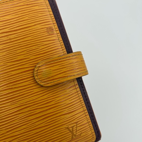 Louis Vuitton Yellow Epi Leather Agena - Picture 6 of 10